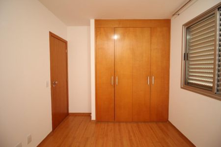 Apartamento à venda com 106m², 3 quartos e 2 vagas Apartamento à venda com 106m², 3 quartos e 2 vagasSegundo Quarto