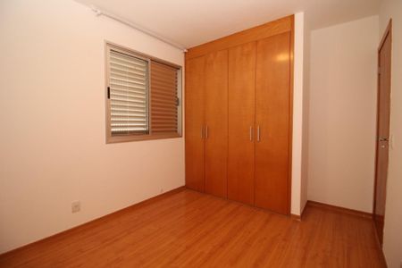 Apartamento à venda com 106m², 3 quartos e 2 vagas Apartamento à venda com 106m², 3 quartos e 2 vagasPrimeiro Quarto