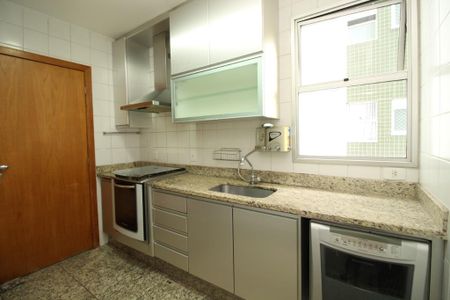 Apartamento à venda com 106m², 3 quartos e 2 vagas Apartamento à venda com 106m², 3 quartos e 2 vagasCozinha