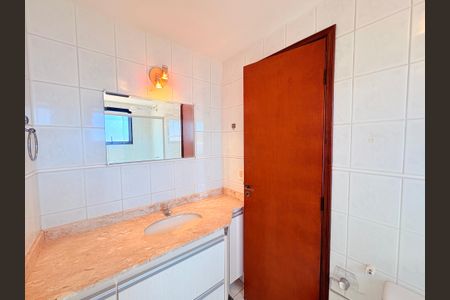 Apartamento à venda com 98m², 3 quartos e 2 vagasBanheiro da Suíte