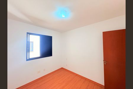 Apartamento à venda com 98m², 3 quartos e 2 vagasQuarto 2 