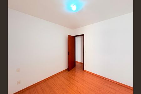 Apartamento à venda com 98m², 3 quartos e 2 vagasQuarto 2 