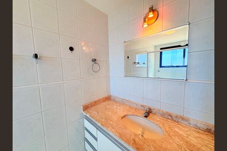 Apartamento à venda com 98m², 3 quartos e 2 vagasBanheiro da Suíte