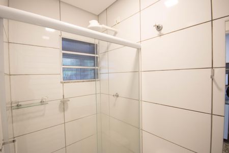 Banheiro de kitnet/studio para alugar com 1 quarto, 25m² em Vila Medeiros, São Paulo