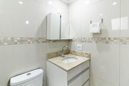 Apartamento à venda com 70m², 2 quartos e 1 vaga Apartamento à venda com 70m², 2 quartos e 1 vagaBanheiro