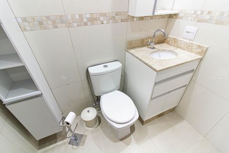 Apartamento à venda com 70m², 2 quartos e 1 vaga Apartamento à venda com 70m², 2 quartos e 1 vagaBanheiro