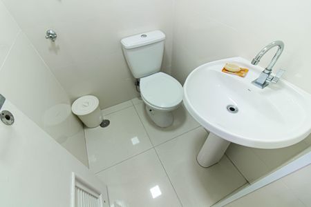 Apartamento à venda com 70m², 2 quartos e 1 vaga Apartamento à venda com 70m², 2 quartos e 1 vagaBanheiro de Serviço