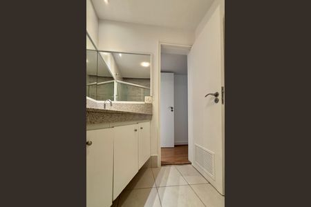 Apartamento à venda com 100m², 3 quartos e 2 vagas Apartamento à venda com 100m², 3 quartos e 2 vagasSuíte