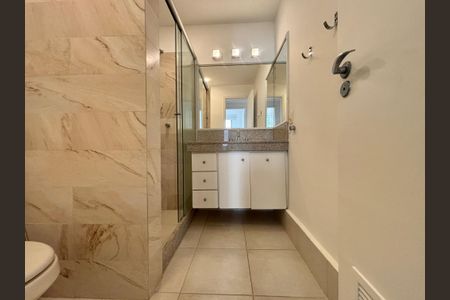 Apartamento à venda com 100m², 3 quartos e 2 vagas Apartamento à venda com 100m², 3 quartos e 2 vagasBanheiro social