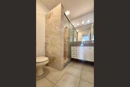 Apartamento à venda com 100m², 3 quartos e 2 vagas Apartamento à venda com 100m², 3 quartos e 2 vagasBanheiro social