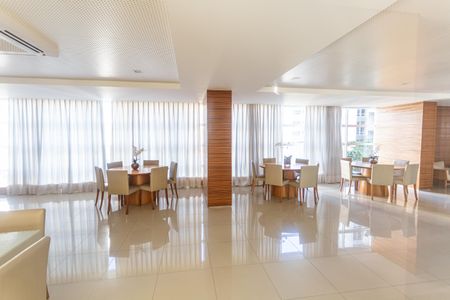 Apartamento para alugar com 197m², 4 quartos e 4 vagas Apartamento para alugar com 197m², 4 quartos e 4 vagasÁrea comum - Salão de festas