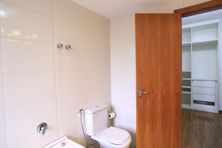 Apartamento para alugar com 197m², 4 quartos e 4 vagas Apartamento para alugar com 197m², 4 quartos e 4 vagasBanheiro da Suíte