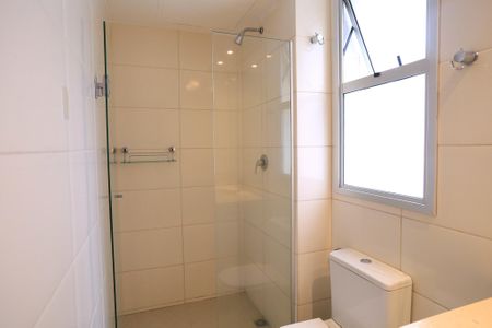 Apartamento para alugar com 197m², 4 quartos e 4 vagas Apartamento para alugar com 197m², 4 quartos e 4 vagasBanheiro da Suíte 1