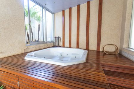Apartamento para alugar com 197m², 4 quartos e 4 vagas Apartamento para alugar com 197m², 4 quartos e 4 vagasHidromassagem