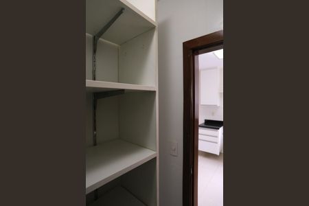 Apartamento para alugar com 197m², 4 quartos e 4 vagas Apartamento para alugar com 197m², 4 quartos e 4 vagasDespensa