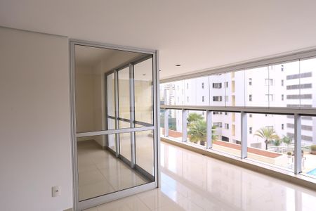 Apartamento para alugar com 197m², 4 quartos e 4 vagas Apartamento para alugar com 197m², 4 quartos e 4 vagasVaranda da Sala