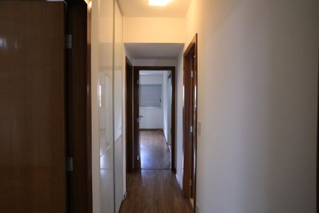 Apartamento para alugar com 197m², 4 quartos e 4 vagas Apartamento para alugar com 197m², 4 quartos e 4 vagasCorredor