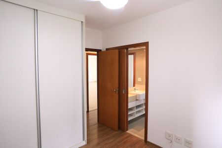 Apartamento para alugar com 197m², 4 quartos e 4 vagas Apartamento para alugar com 197m², 4 quartos e 4 vagasSemi-Suíte 1