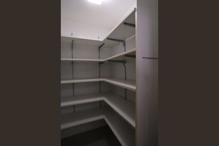 Apartamento para alugar com 197m², 4 quartos e 4 vagas Apartamento para alugar com 197m², 4 quartos e 4 vagasDespensa