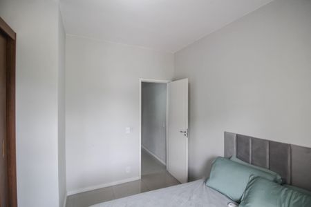Quarto 1 de casa para alugar com 2 quartos, 65m² em Jardim Alvorada, Nova Iguaçu