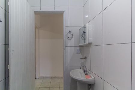 Casa para alugar com 33m², 1 quarto e sem vaga Casa para alugar com 33m², 1 quarto e sem vagaBanheiro