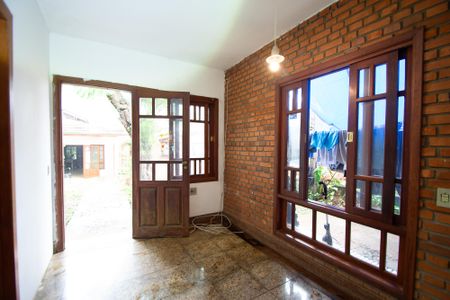 Casa à venda com 200m², 3 quartos e 3 vagas Casa à venda com 200m², 3 quartos e 3 vagasEntrada