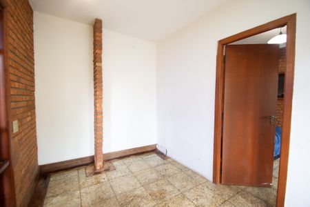 Casa à venda com 200m², 3 quartos e 3 vagas Casa à venda com 200m², 3 quartos e 3 vagasEntrada