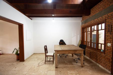 Casa à venda com 200m², 3 quartos e 3 vagas Casa à venda com 200m², 3 quartos e 3 vagasSala