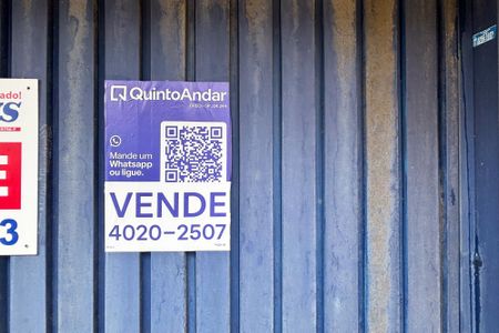 Casa à venda com 200m², 3 quartos e 3 vagas Casa à venda com 200m², 3 quartos e 3 vagasPlaca