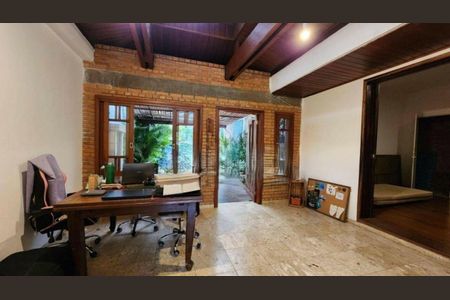 Casa à venda com 3 quartos, 200m² em Sumarezinho, São Paulo