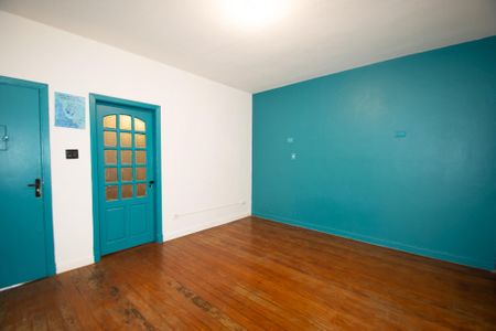 Casa à venda com 200m², 3 quartos e 3 vagas Casa à venda com 200m², 3 quartos e 3 vagasQuarto 2