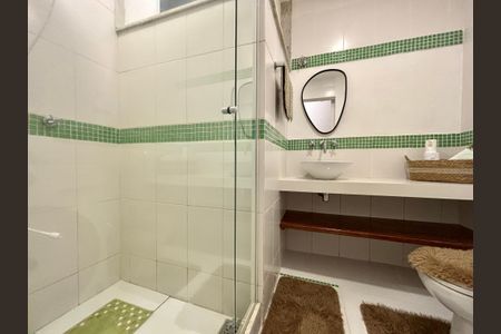 Banheiro social de apartamento para alugar com 1 quarto, 28m² em Copacabana, Rio de Janeiro
