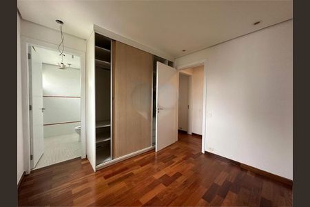 Apartamento à venda com 210m², 4 quartos e 4 vagas