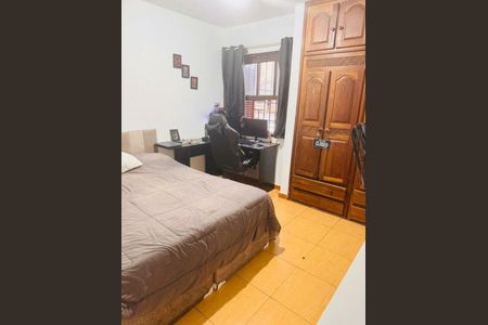 Casa à venda com 3 quartos, 225m² em Vila Marari, São Paulo