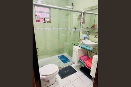 Casa à venda com 3 quartos, 225m² em Vila Marari, São Paulo