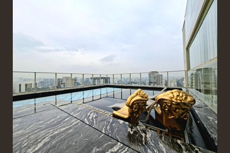 Studio à venda com 32m², 1 quarto e sem vaga Studio à venda com 32m², 1 quarto e sem vagaÁrea comum - Piscina