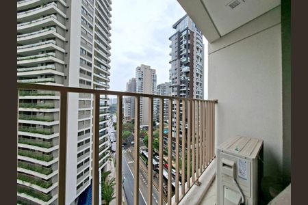 Varanda de kitnet/studio à venda com 1 quarto, 32m² em Indianópolis, São Paulo