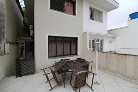 Casa à venda com 141m², 3 quartos e 2 vagasVaranda