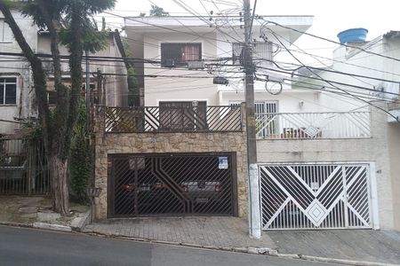 Casa à venda com 141m², 3 quartos e 2 vagasFachada