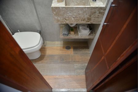 Casa à venda com 133m², 3 quartos e 2 vagasBanheiro Social