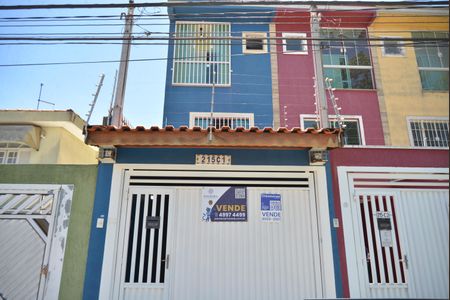 Casa à venda com 133m², 3 quartos e 2 vagasFachada