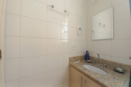 Apartamento à venda com 61m², 3 quartos e 1 vaga Apartamento à venda com 61m², 3 quartos e 1 vagaBanheiro da Suíte
