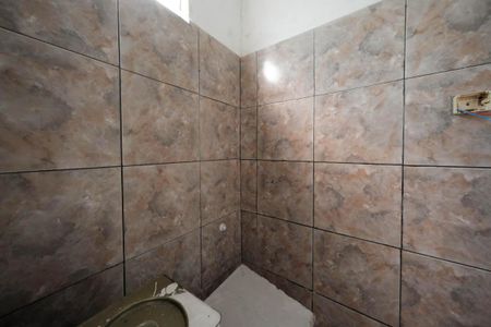 Banheiro de casa à venda com 5 quartos, 250m² em Vila Nhocuné, São Paulo