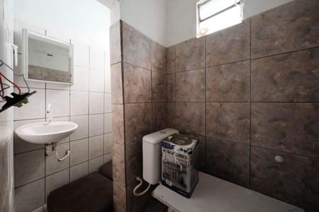 Banheiro de casa à venda com 5 quartos, 250m² em Vila Nhocuné, São Paulo