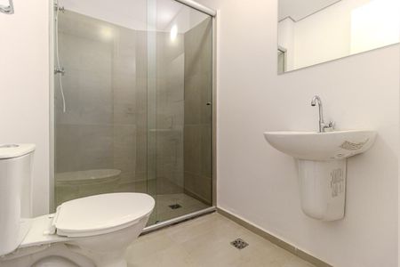 Banheiro de kitnet/studio para alugar com 1 quarto, 33m² em República, São Paulo
