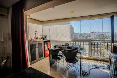 Apartamento à venda com 3 quartos, 212m² em Vila Nova Conceição, São Paulo