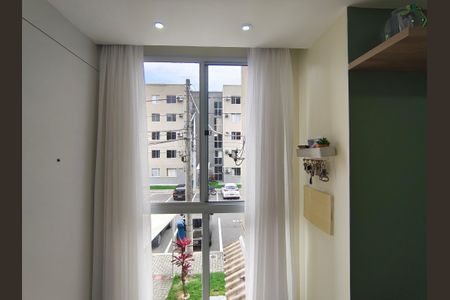 Vista - Sala de apartamento para alugar com 2 quartos, 45m² em Taquara, Rio de Janeiro