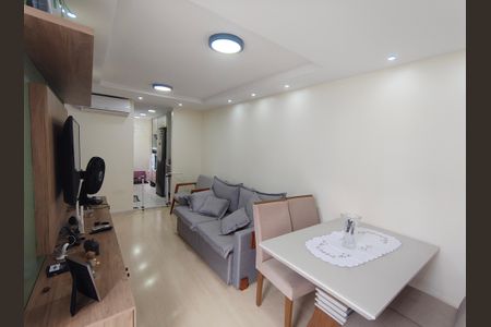 Sala de apartamento para alugar com 2 quartos, 45m² em Taquara, Rio de Janeiro