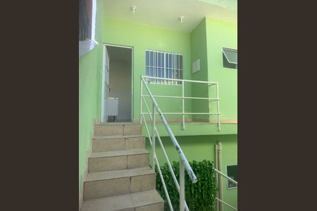 Entrada  de casa para alugar com 1 quarto, 32m² em Piraporinha, Diadema