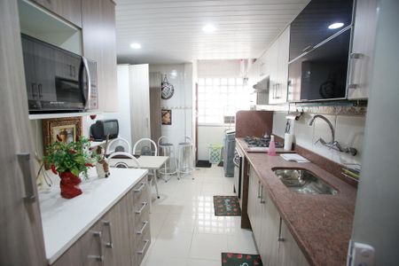 Apartamento à venda com 74m², 2 quartos e 1 vagaCozinha
